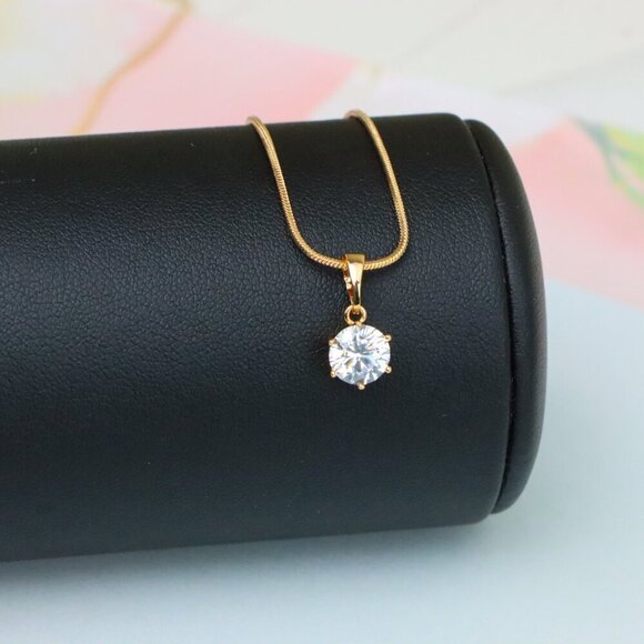 "Sparkling White Solitaire Pendant in Gold – Radiant Charm, XPPT1640 - Picture 5 of 13